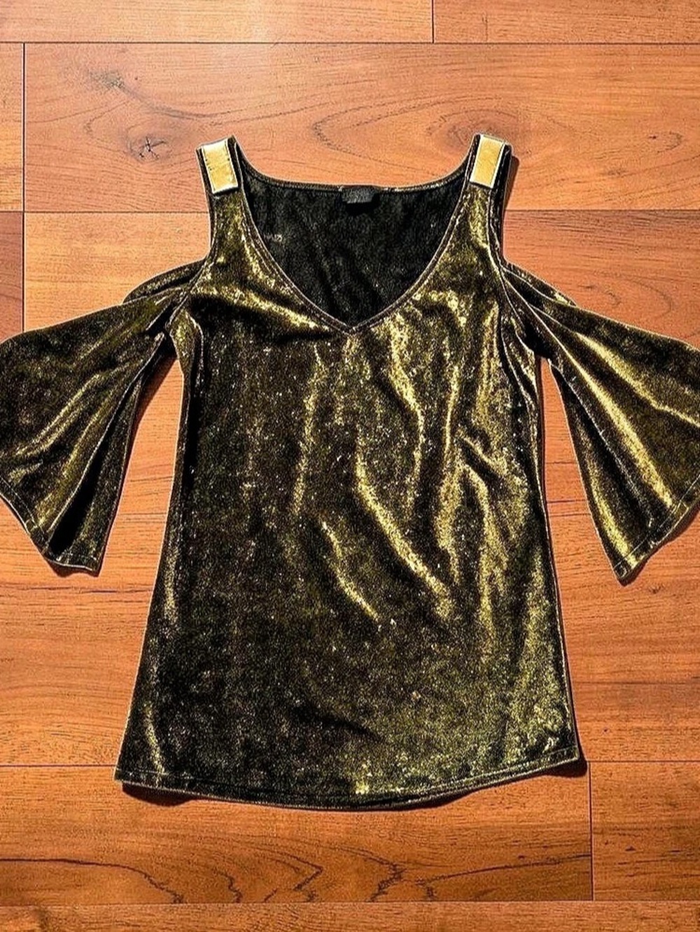 Lavenya Metallic Cold Shoulder Blouse in Black